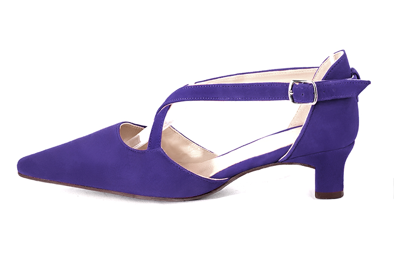 Violet purple women's open side shoes, with crossed straps. Tapered toe. Low kitten heels. Profile view - Florence KOOIJMAN